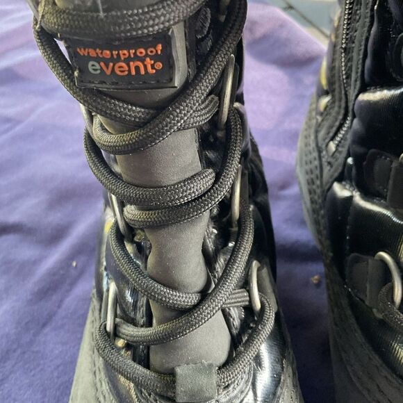 UGG Newberry Shearling Boots Waterproof/Insulated - Picture 4 of 11